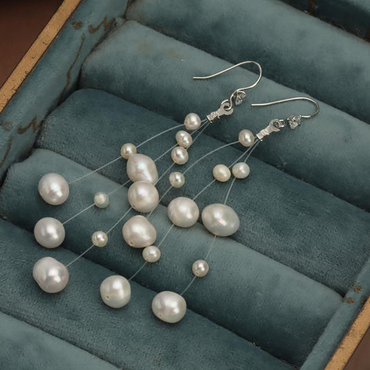 (E038) Babysbreath  pearl earrings