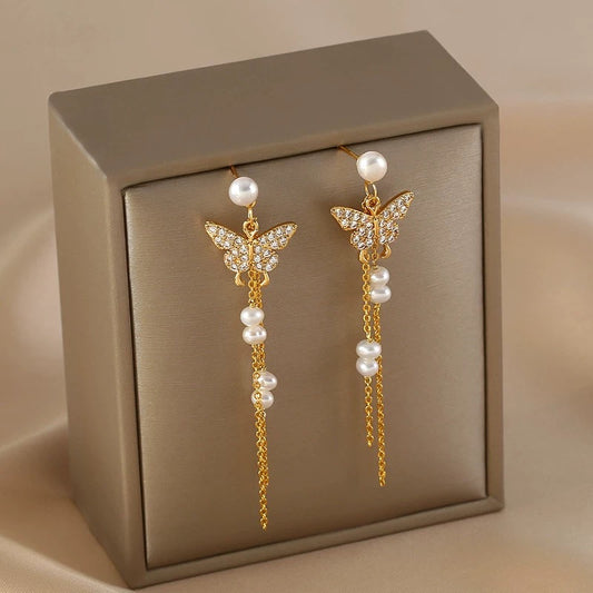 (E047) Butterfly Pearl dangling earrings