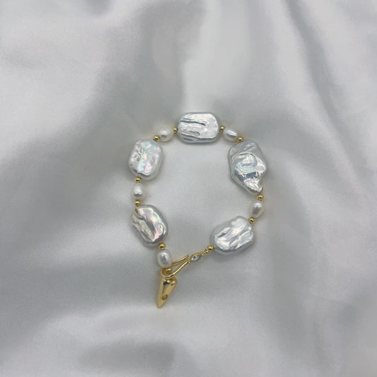 (B005) White rectangle pearl bracelet