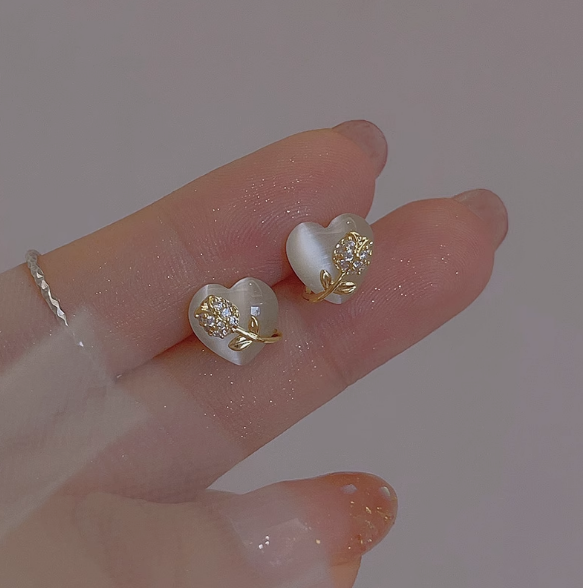 (E076)Heart shape Earrings stud