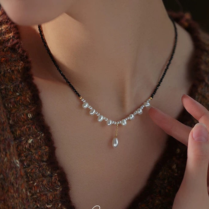 (N017)Black Pendant necklace/freshwater pearl