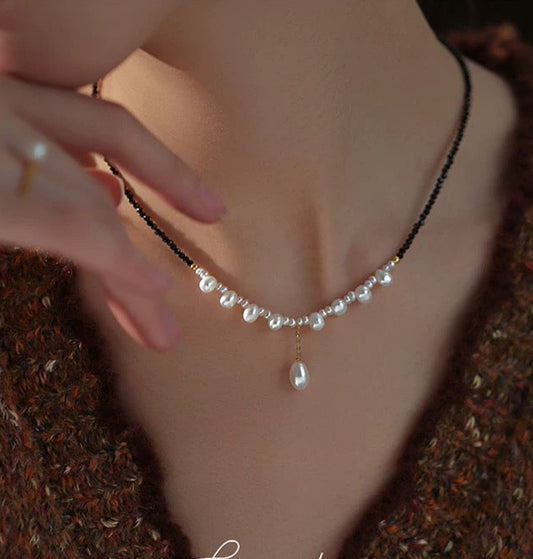 (N017)Black Pendant necklace/freshwater pearl