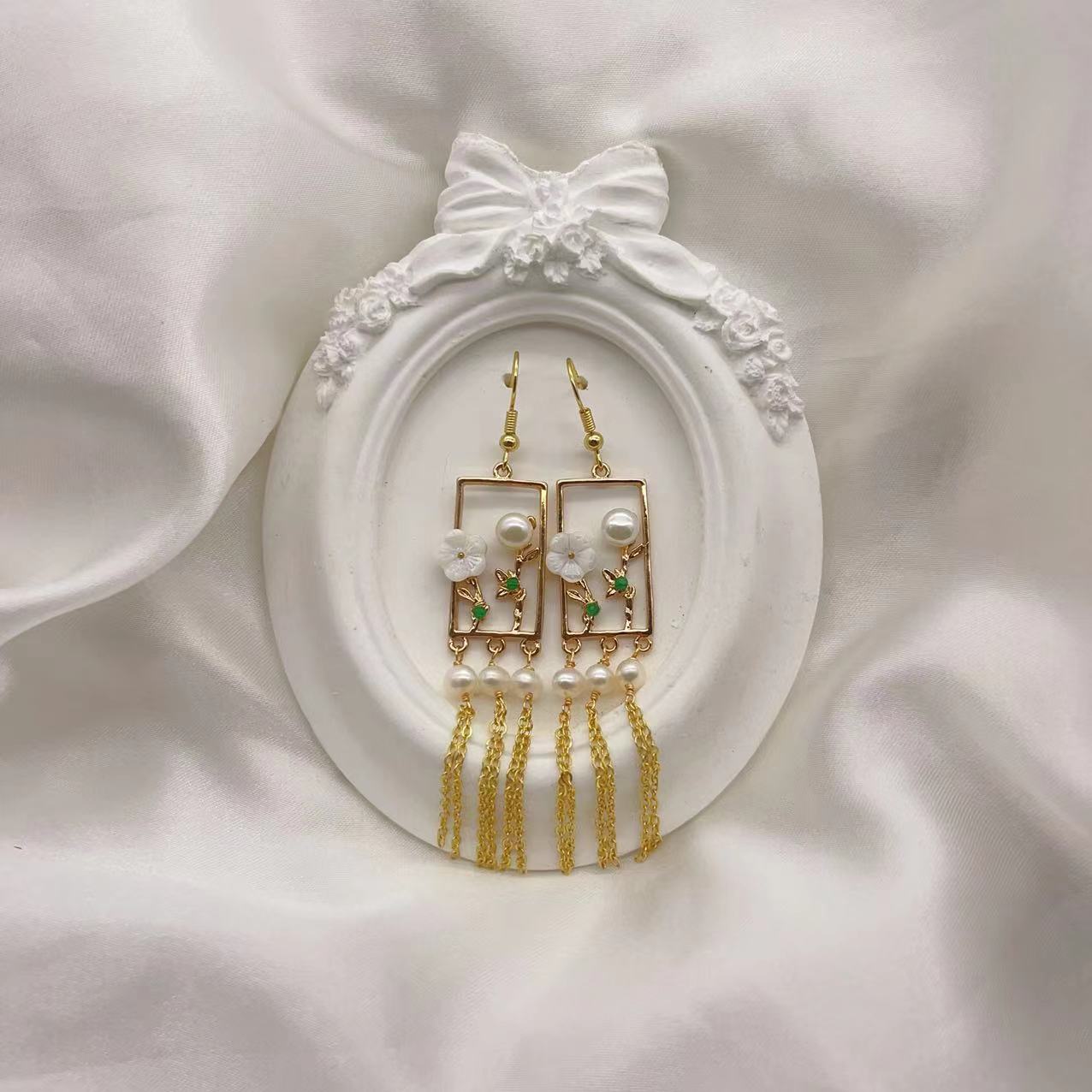 (E039)Tassel stud earrings A1-9