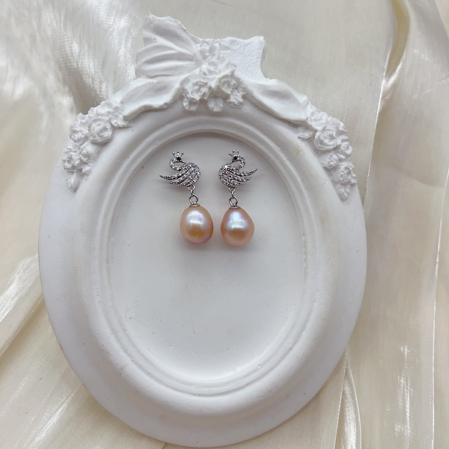 E72 S925 silver swan earrings