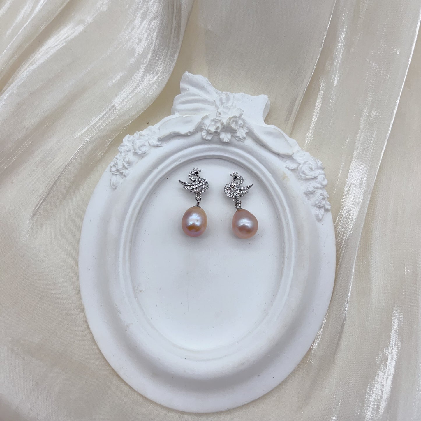 E72 S925 silver swan earrings