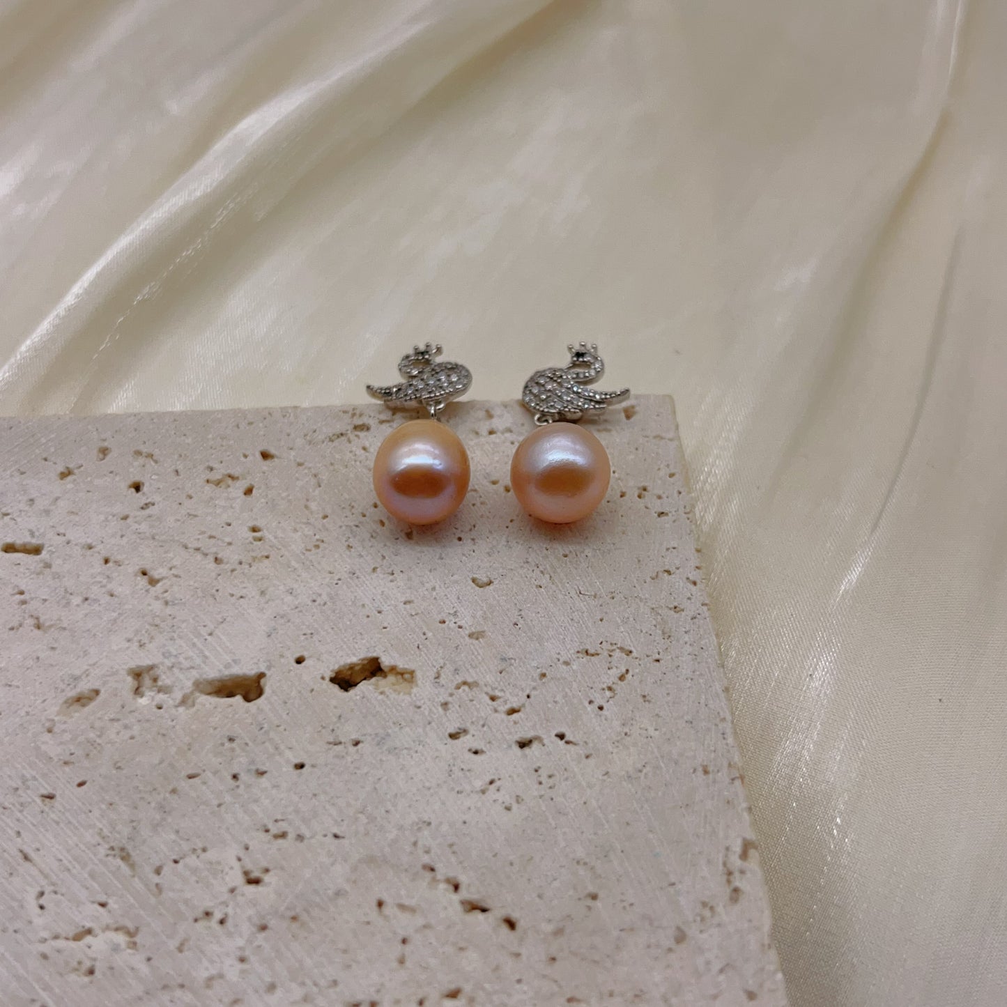 E72 S925 silver swan earrings