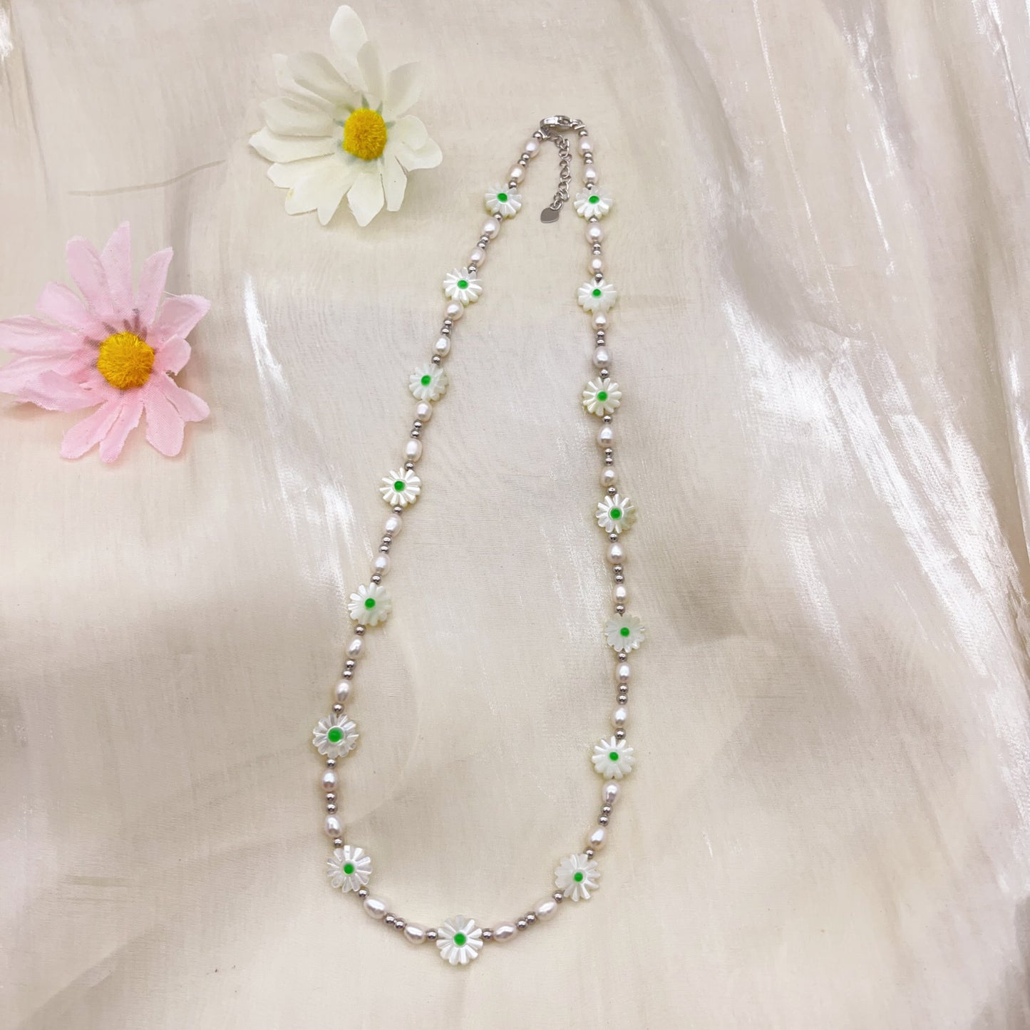 (J015)  seawater shell Daisy and pearl set