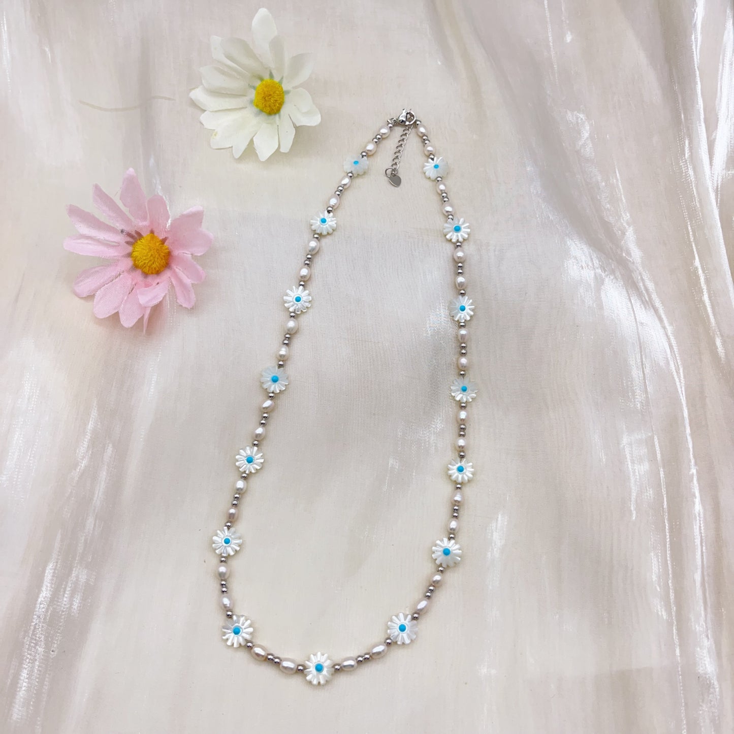 (J015)  seawater shell Daisy and pearl set
