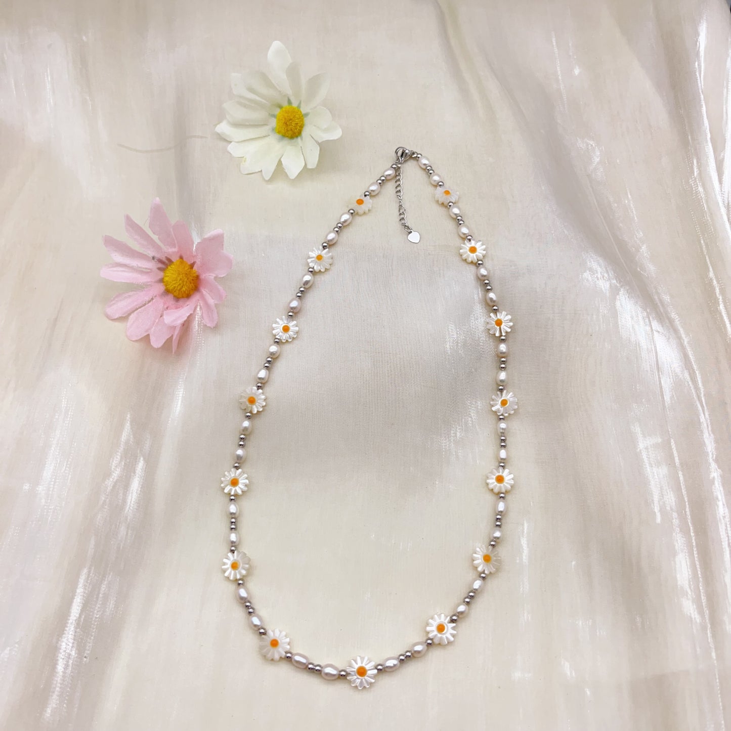 (J015)  seawater shell Daisy and pearl set