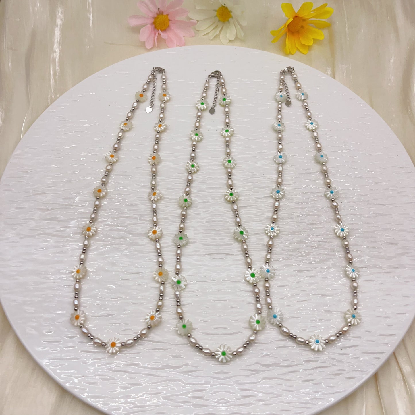 (J015)  seawater shell Daisy and pearl set