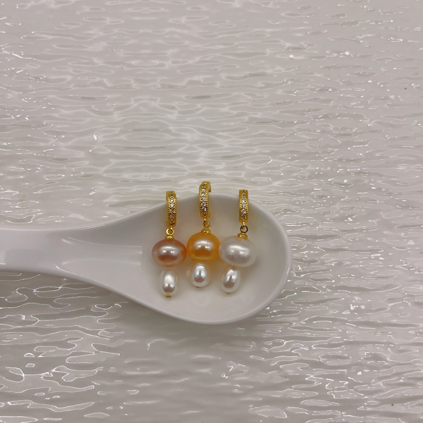 (P011) mushroom pearl pendant