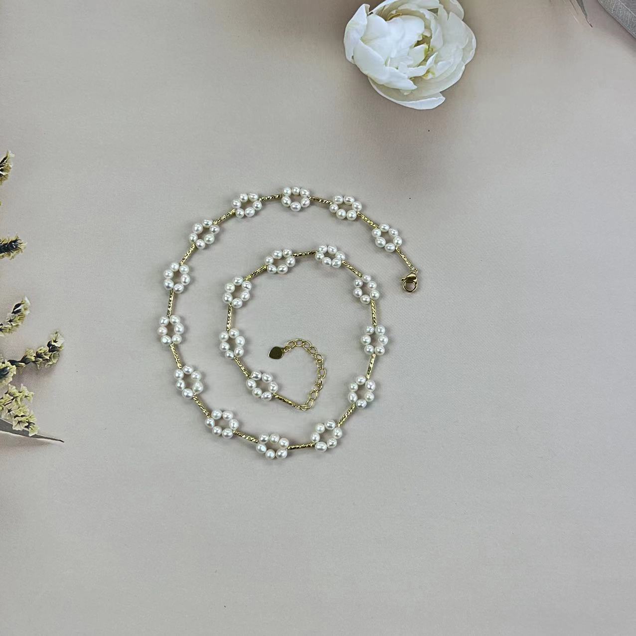 (N100)Pearl woven flower necklace