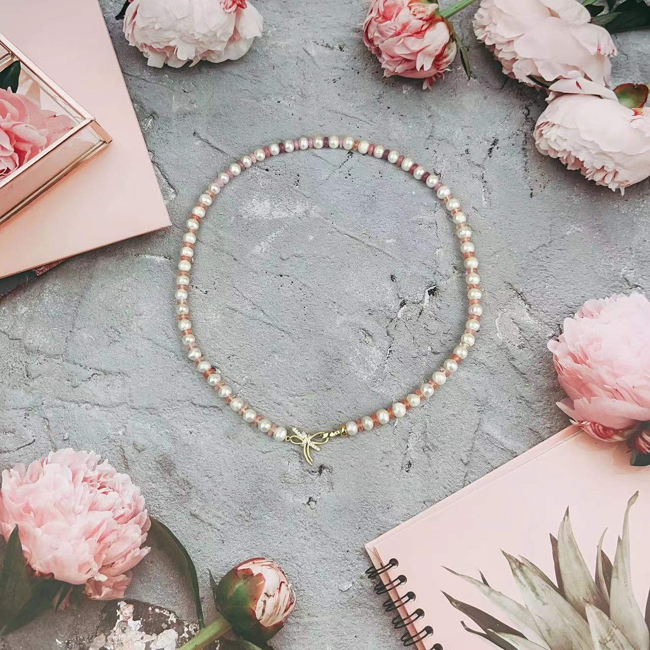 (N077)Pearl and crystal long necklace