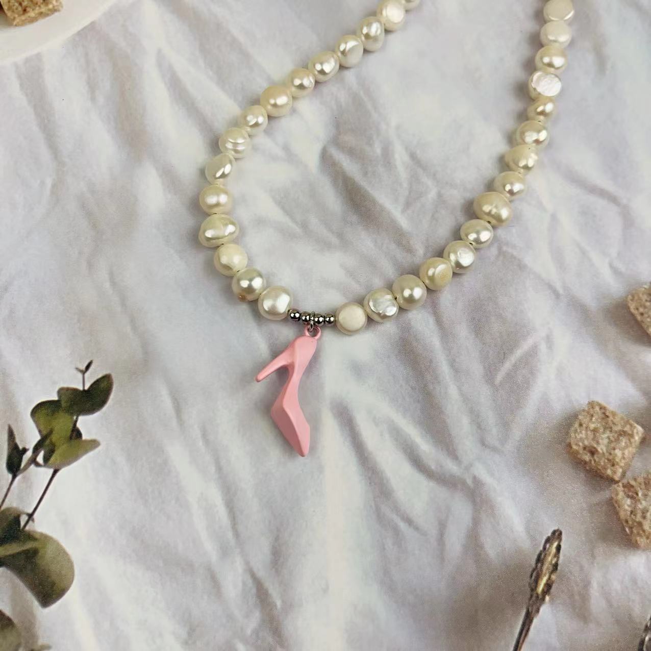 (J012)  High heels and cat Pearl Jewelry set