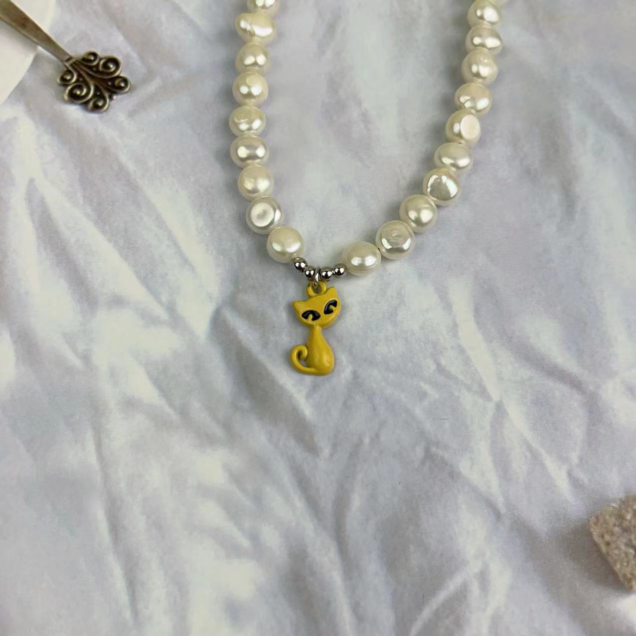 (J012)  High heels and cat Pearl Jewelry set