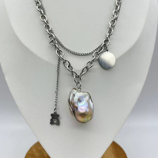 (P010) Legendary Baroque Pendant