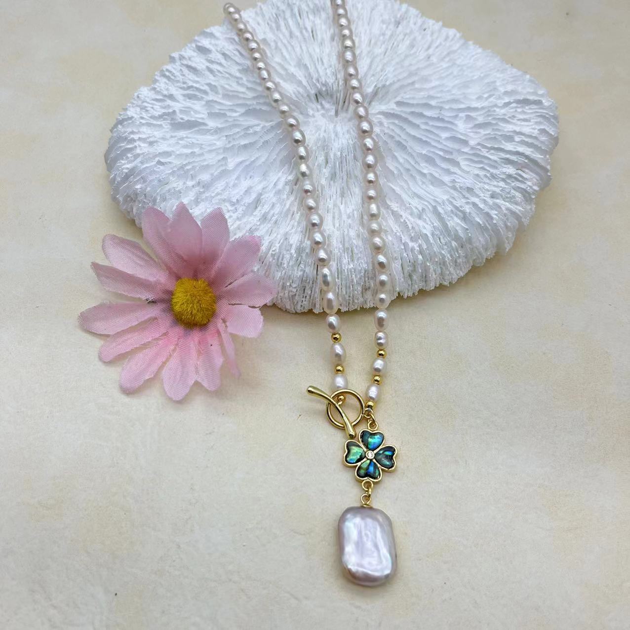 (N043)Freshwater pearl abalone shell pendant necklace