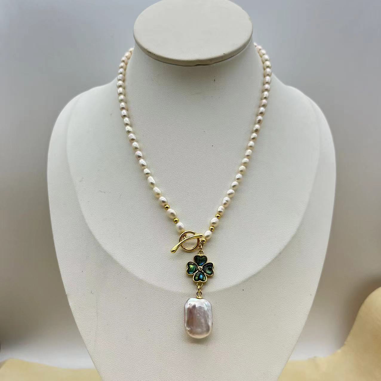 (N043)Freshwater pearl abalone shell pendant necklace