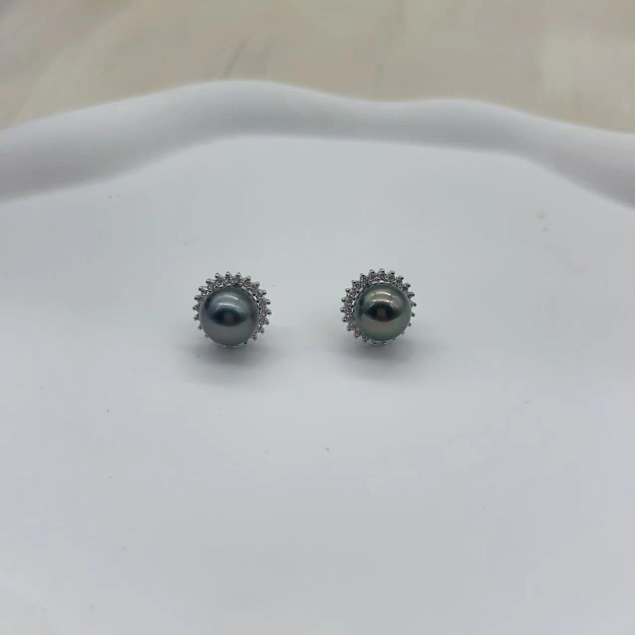 E75 Black tahitian sunflower Earring