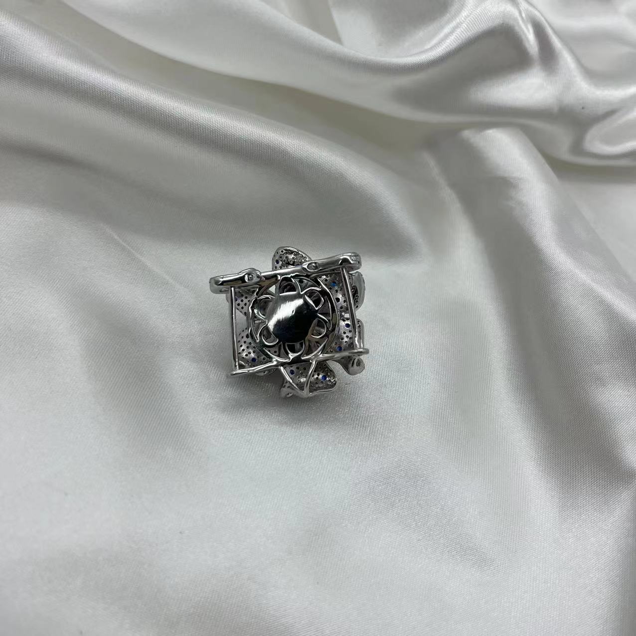 (B051) Edison pearl watchband bracelet