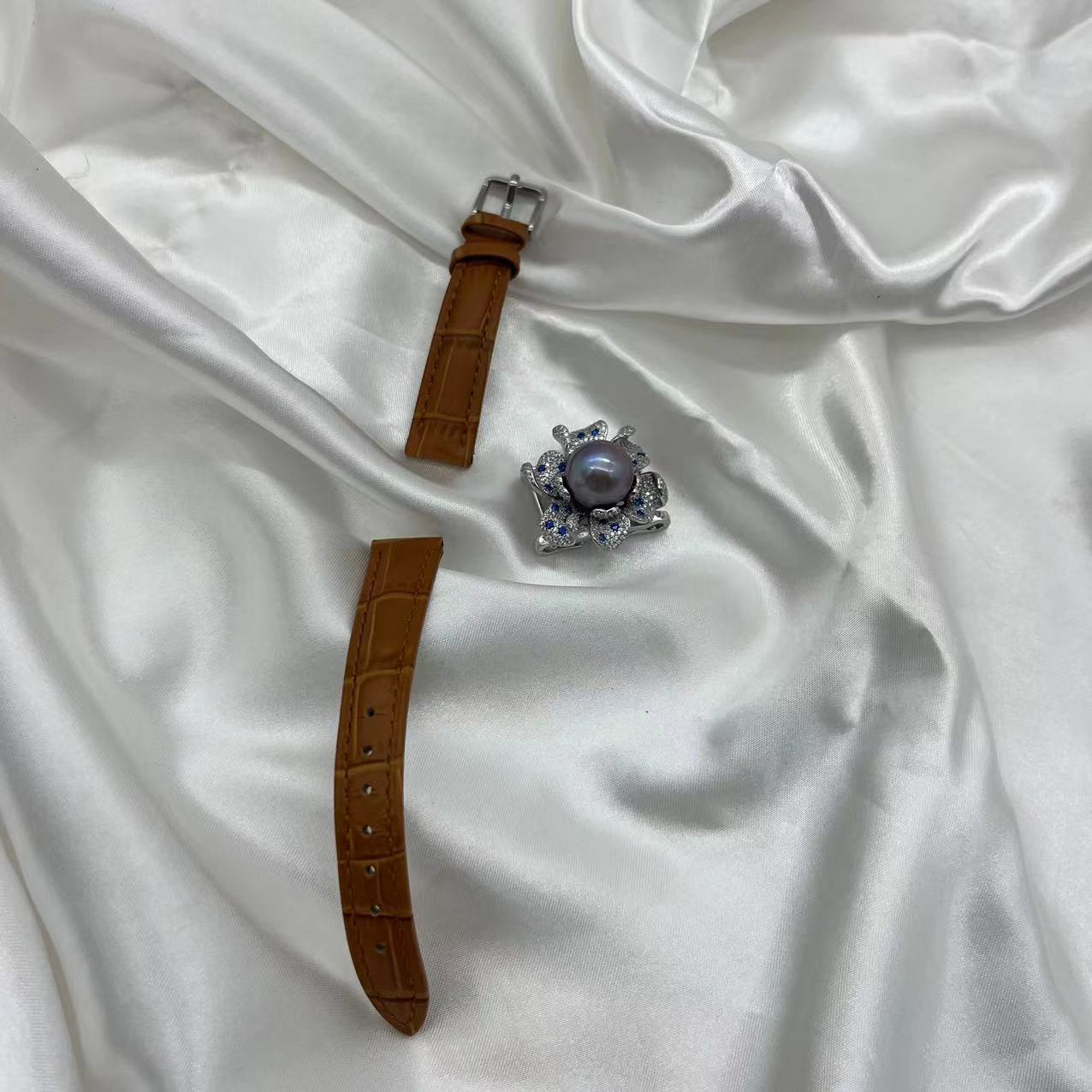 (B051) Edison pearl watchband bracelet