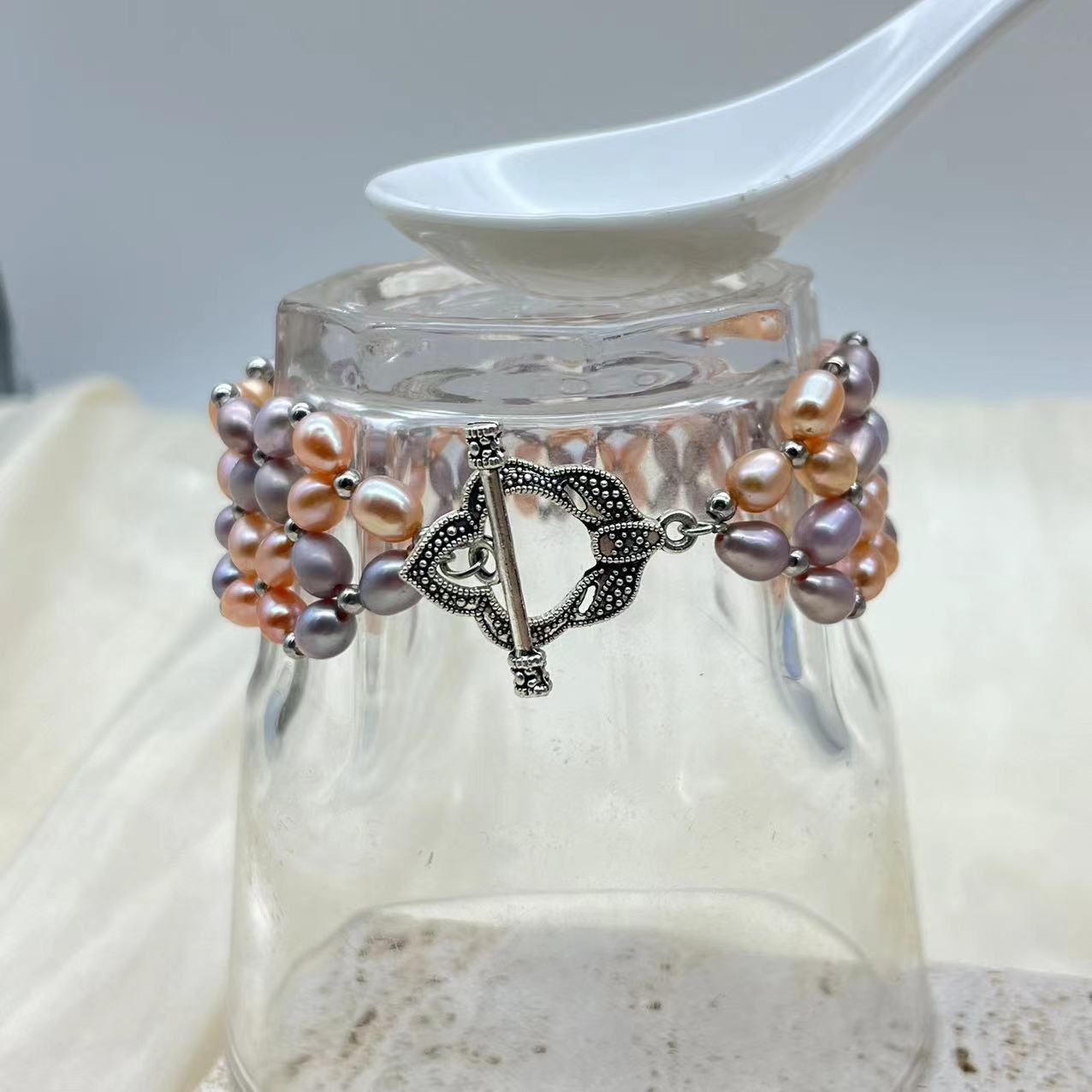 (B022) Purple and champagne pearl woven bracelet