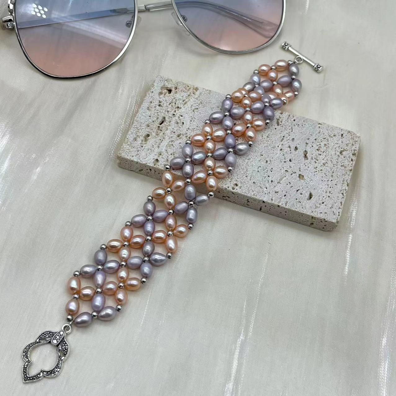 (B022) Purple and champagne pearl woven bracelet