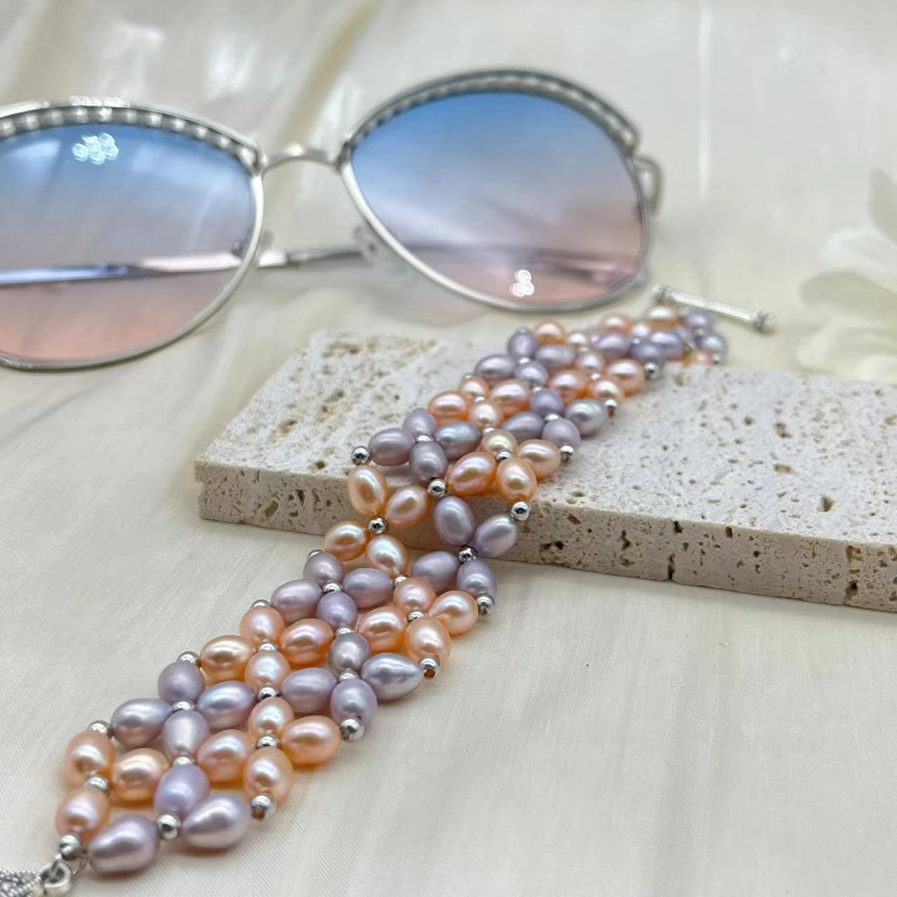 (B022) Purple and champagne pearl woven bracelet