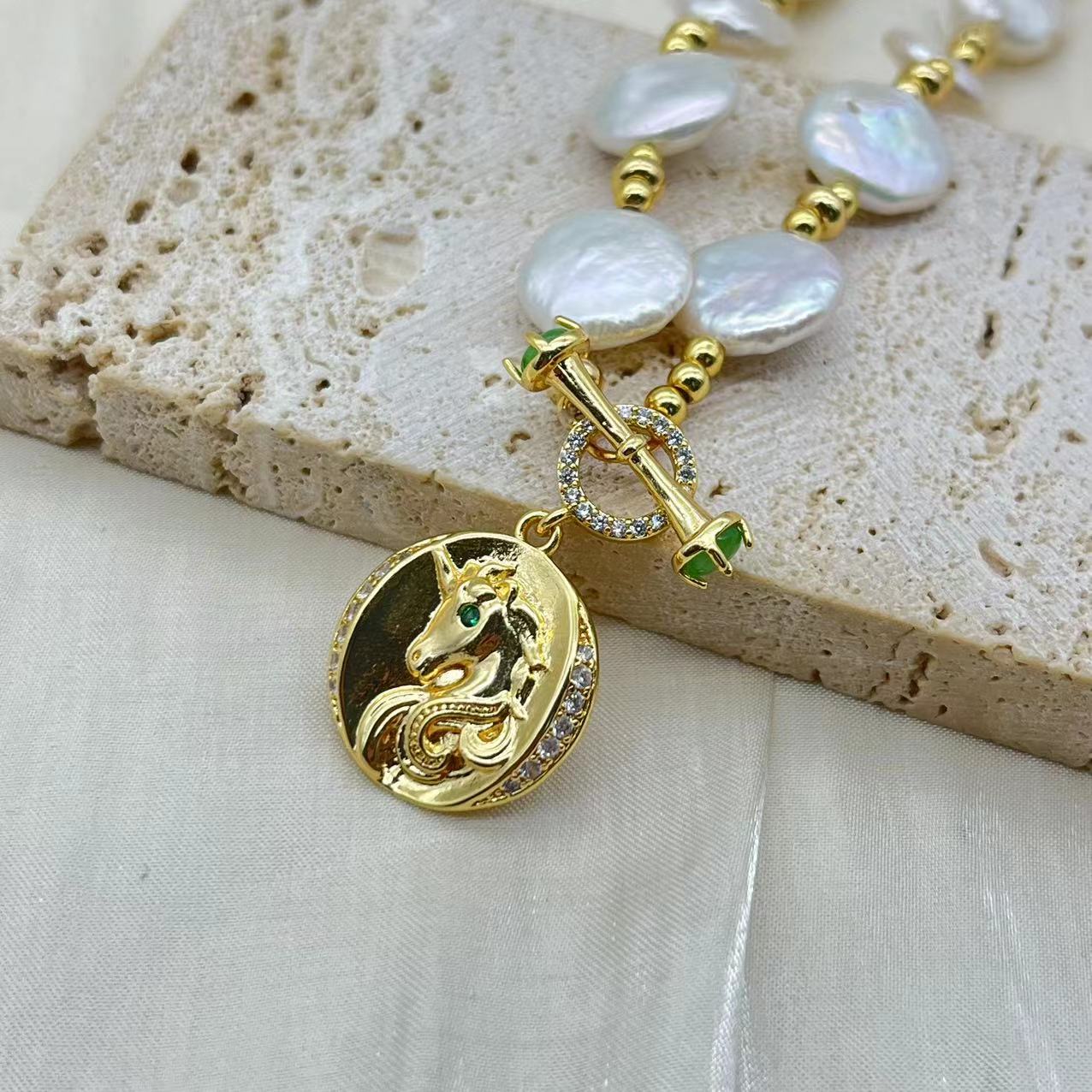 (N012)Baroque Pearl round pendant necklace