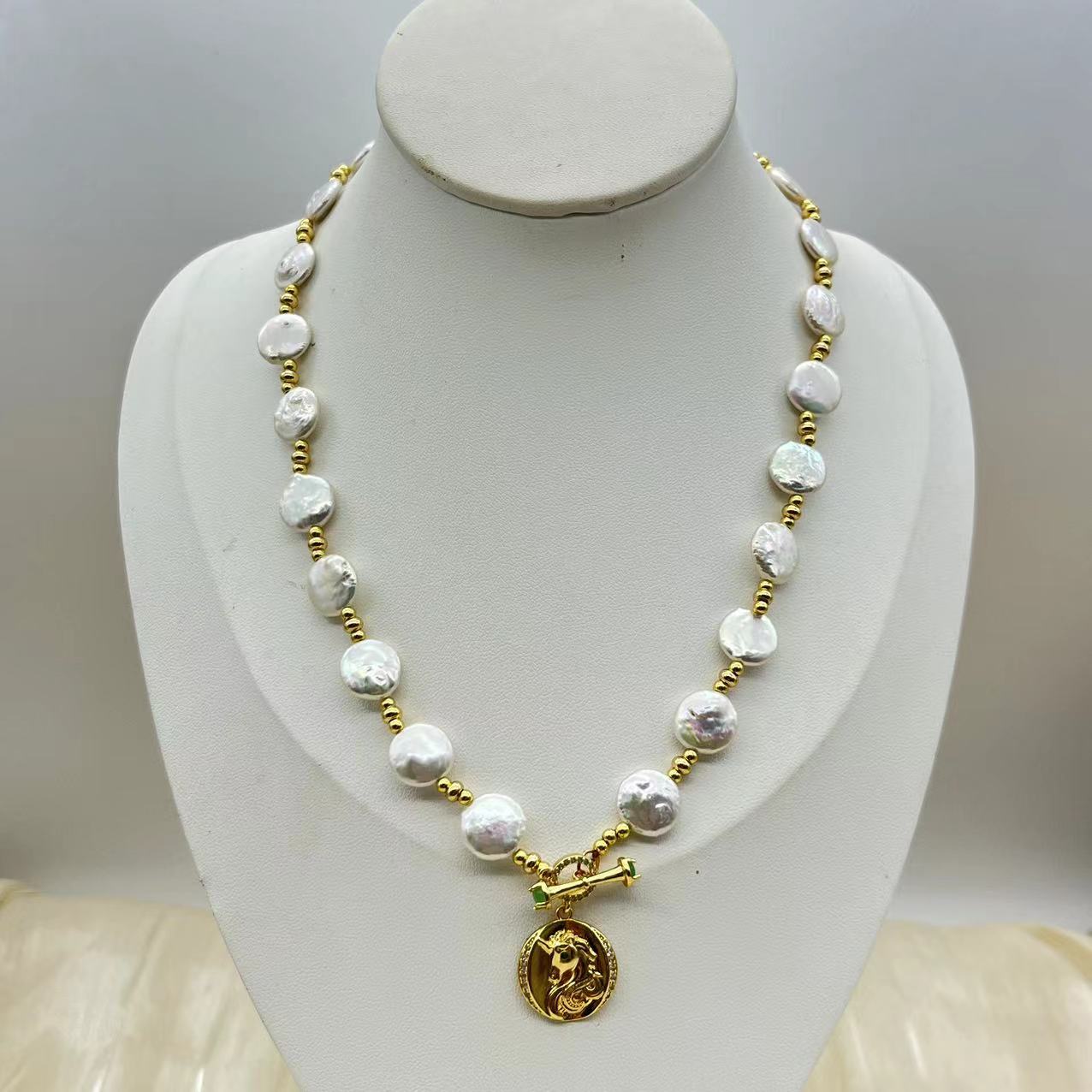 (N012)Baroque Pearl round pendant necklace