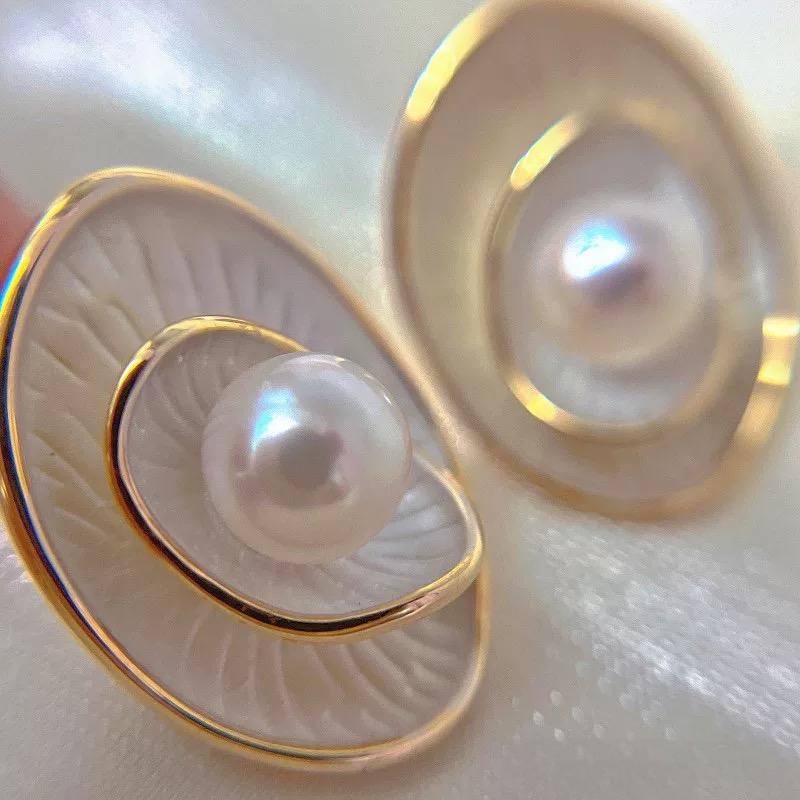 (E066)Pearl earrings stud/shell