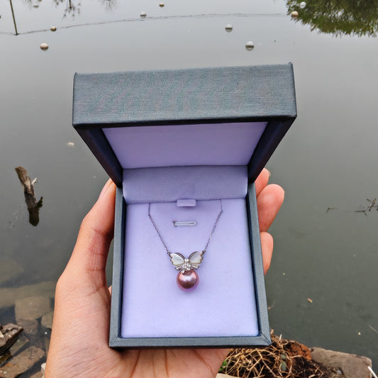 necklace for Elizabeth