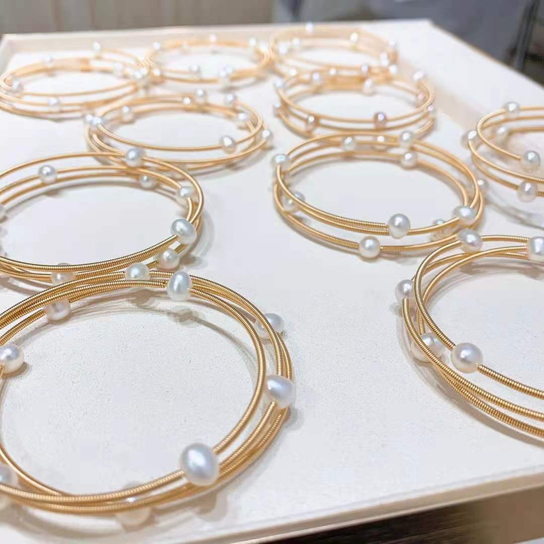 Woven pearl Bangle (B28