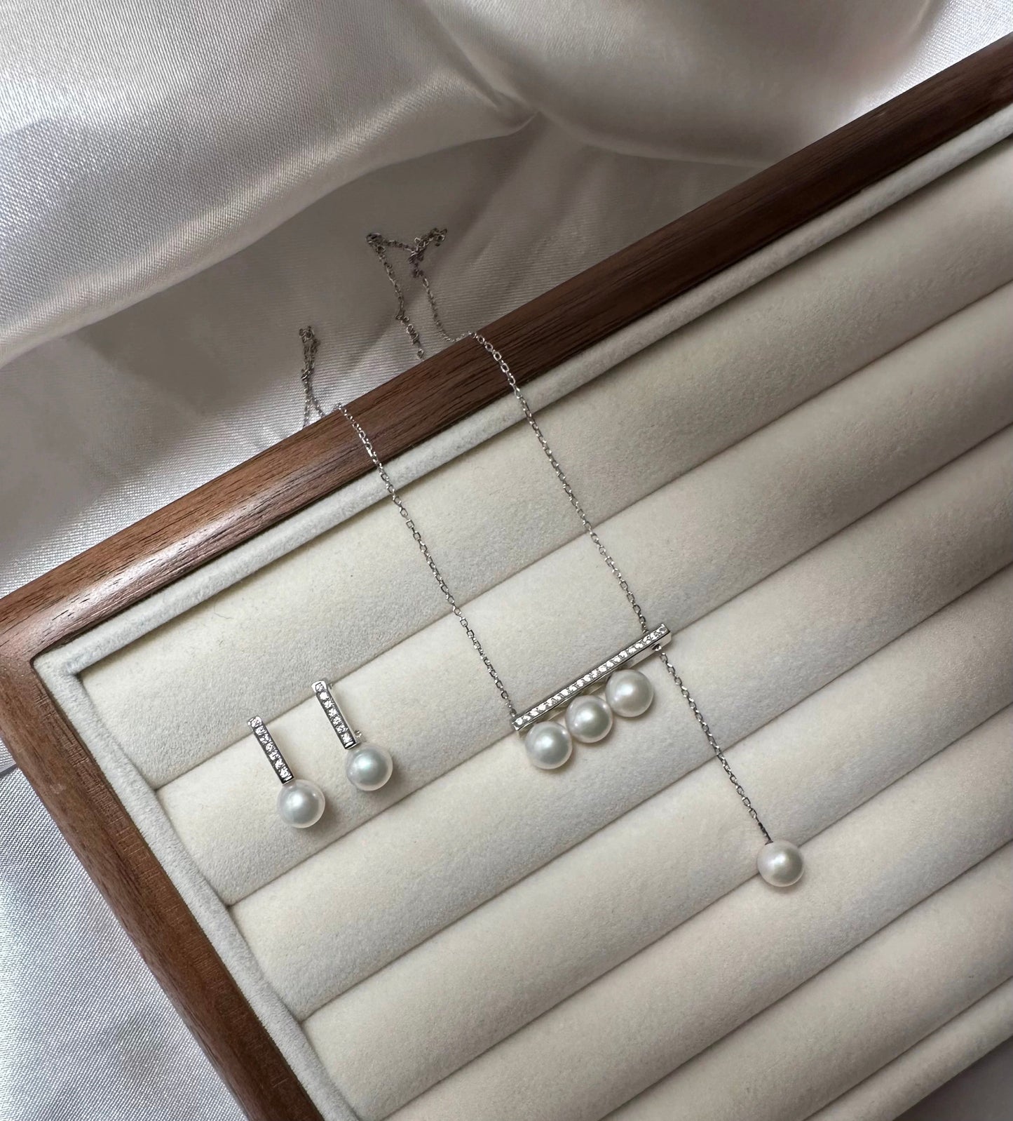 (J001)  S925 Silver balance beam Pearl set Pendant & stud