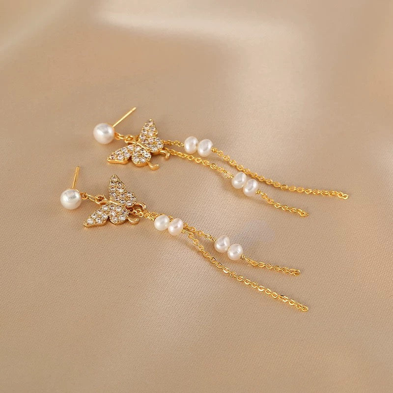 (E047) Butterfly Pearl dangling earrings