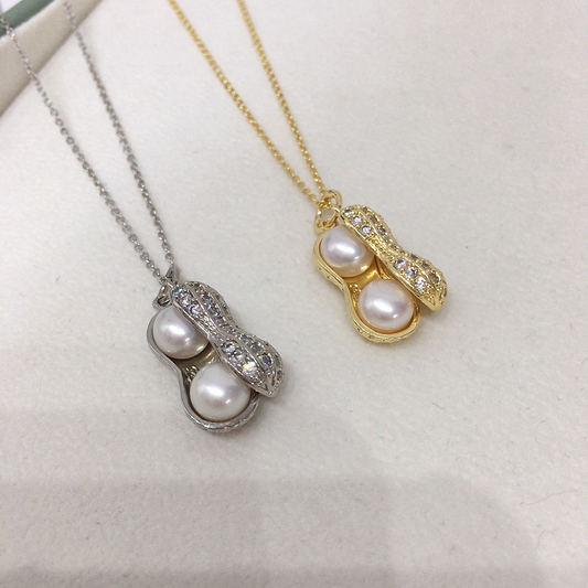(P009) Peanut pendant