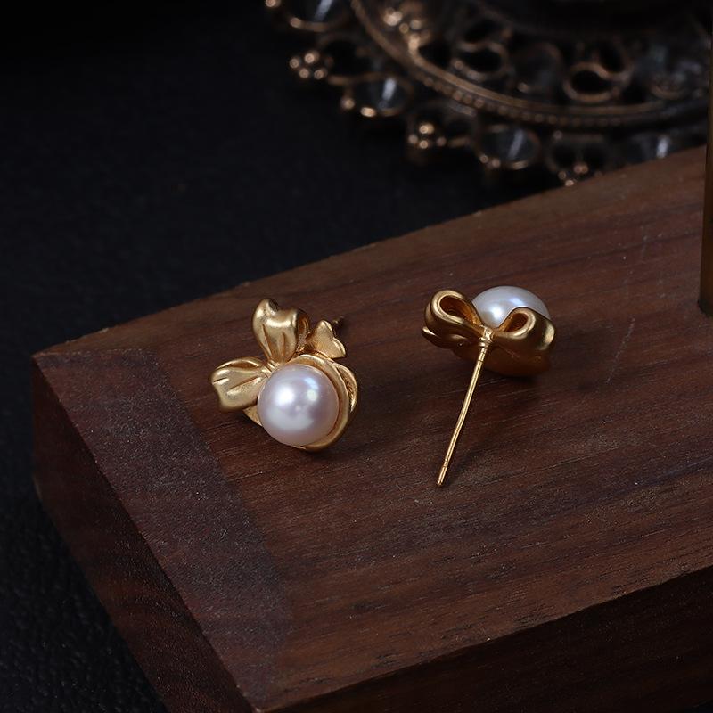 (E037) Bow pearl stud earrings