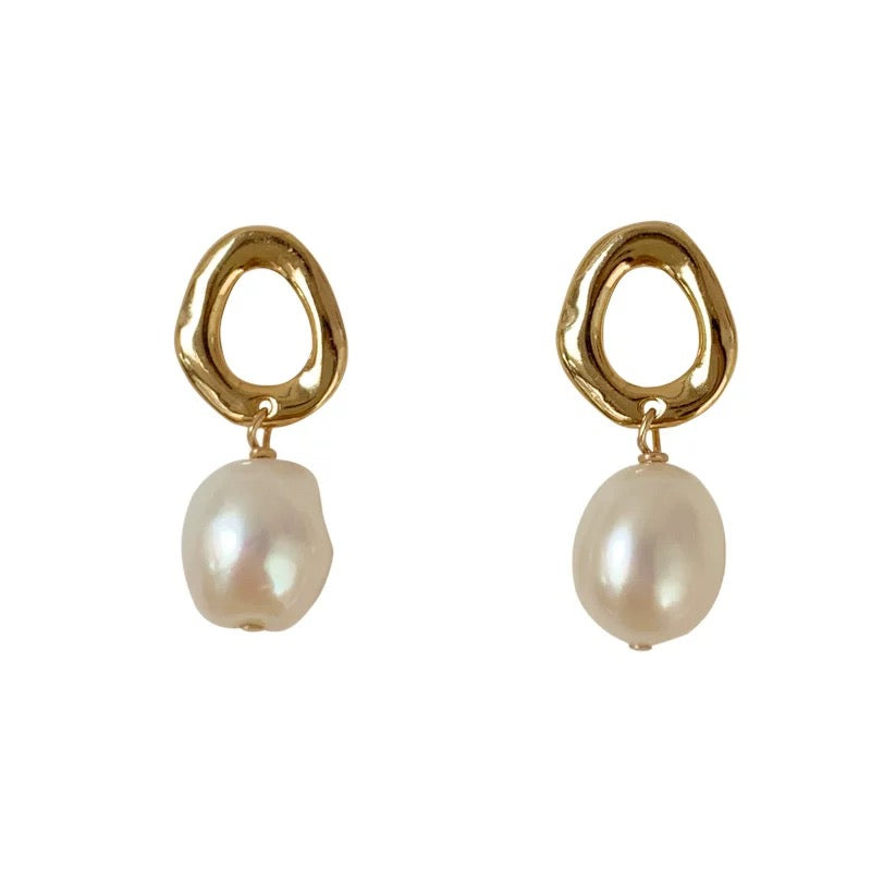 (E055) Pearl sterling silver stud earrings