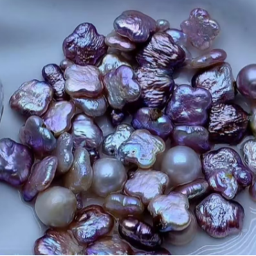 New arrival baroque pearls of "Clover" shape (flour leaf clover)