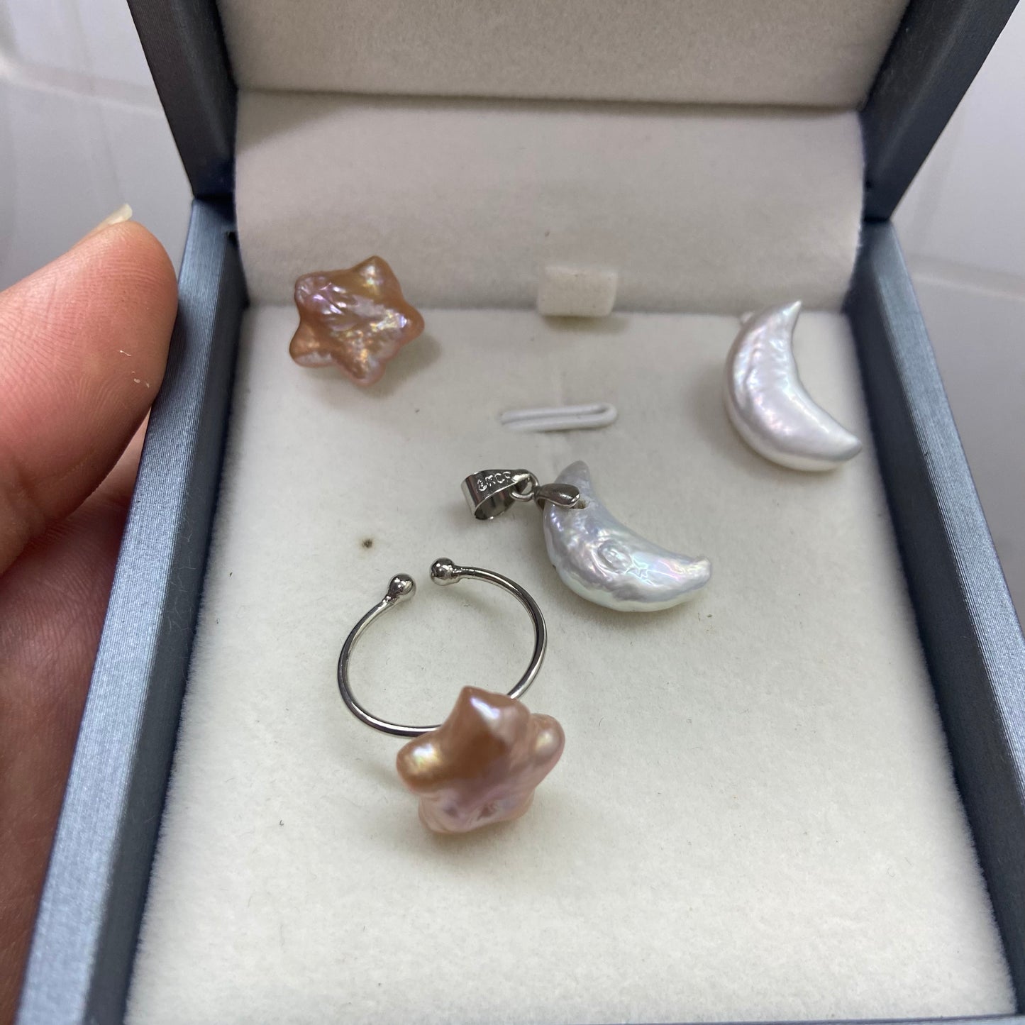 (J039)  New arrival star and moon pearl set