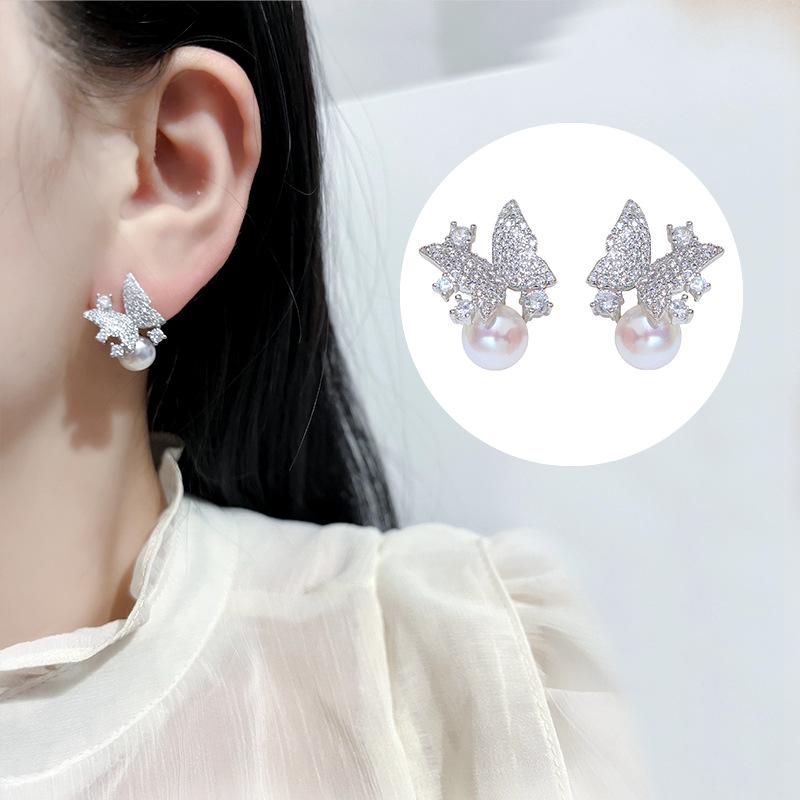(E071) Full of diamond butterfly pearl earrings