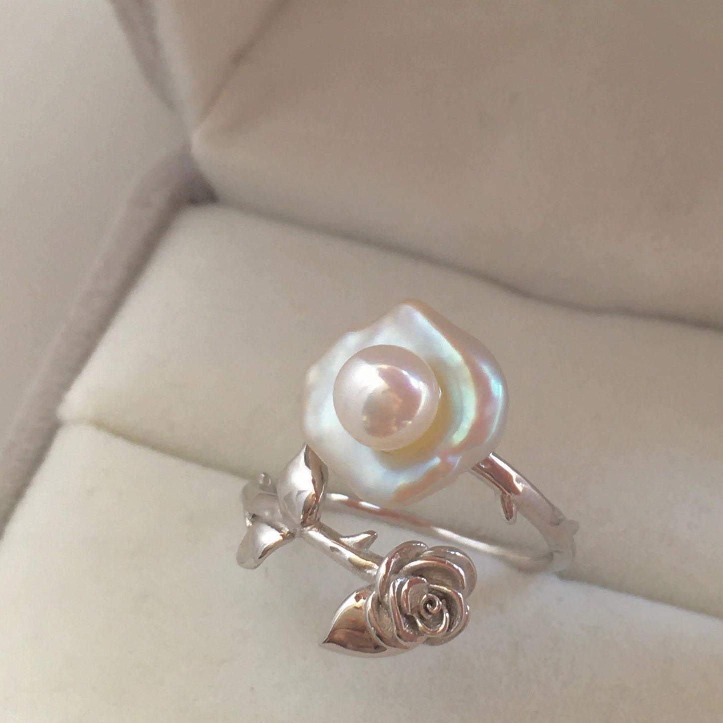 (R002)  Petal pearl ring  S925