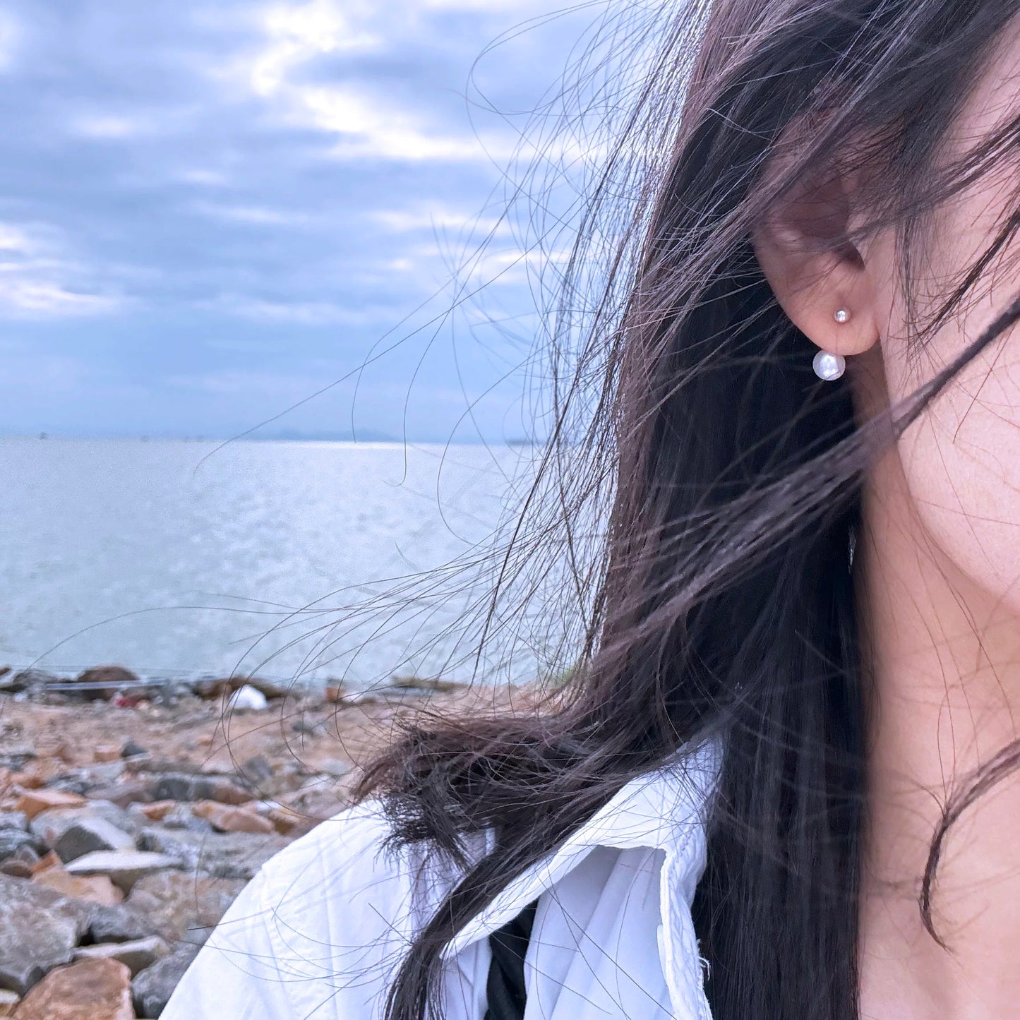 (E057) Pearl sterling silver stud earrings