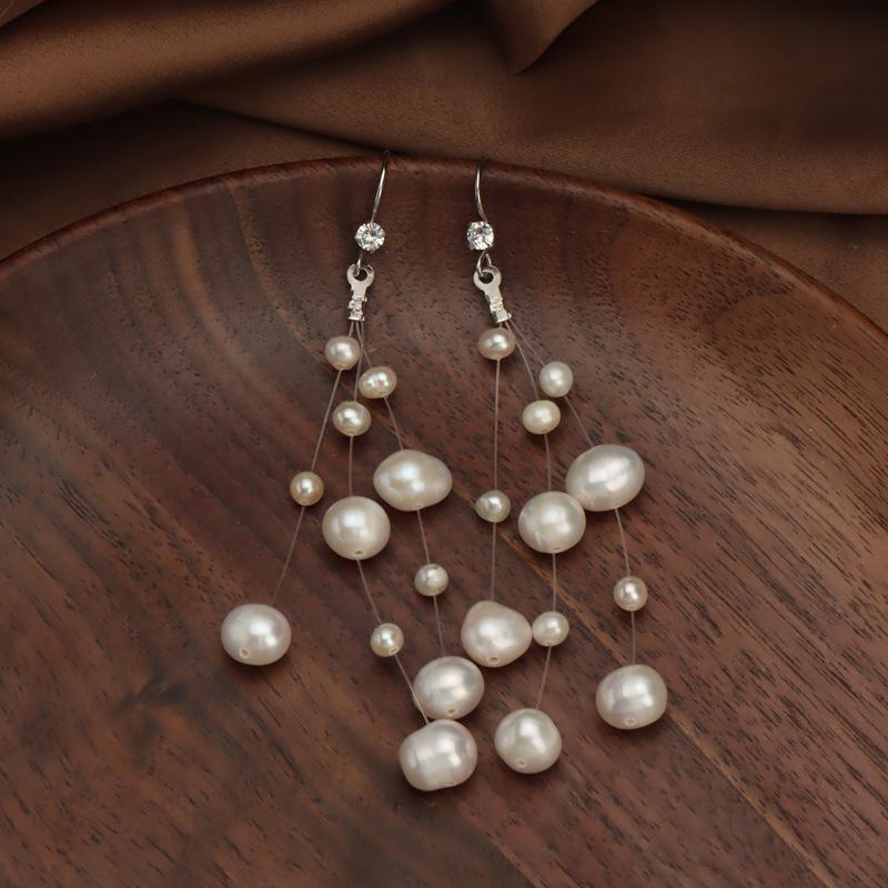 (E038) Babysbreath  pearl earrings
