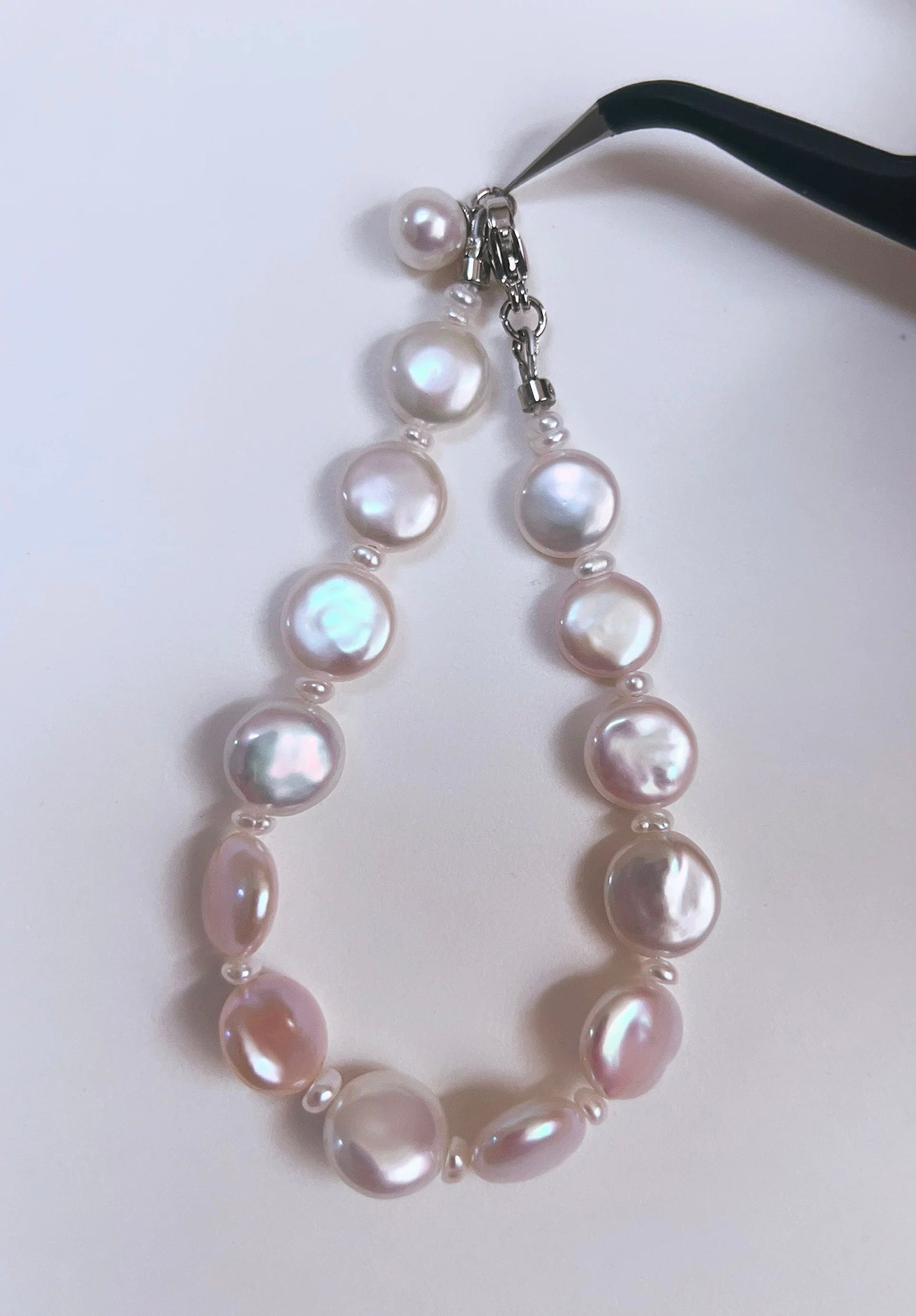(B068) Aurora Button Pearl bracelet/Light of Refinement
