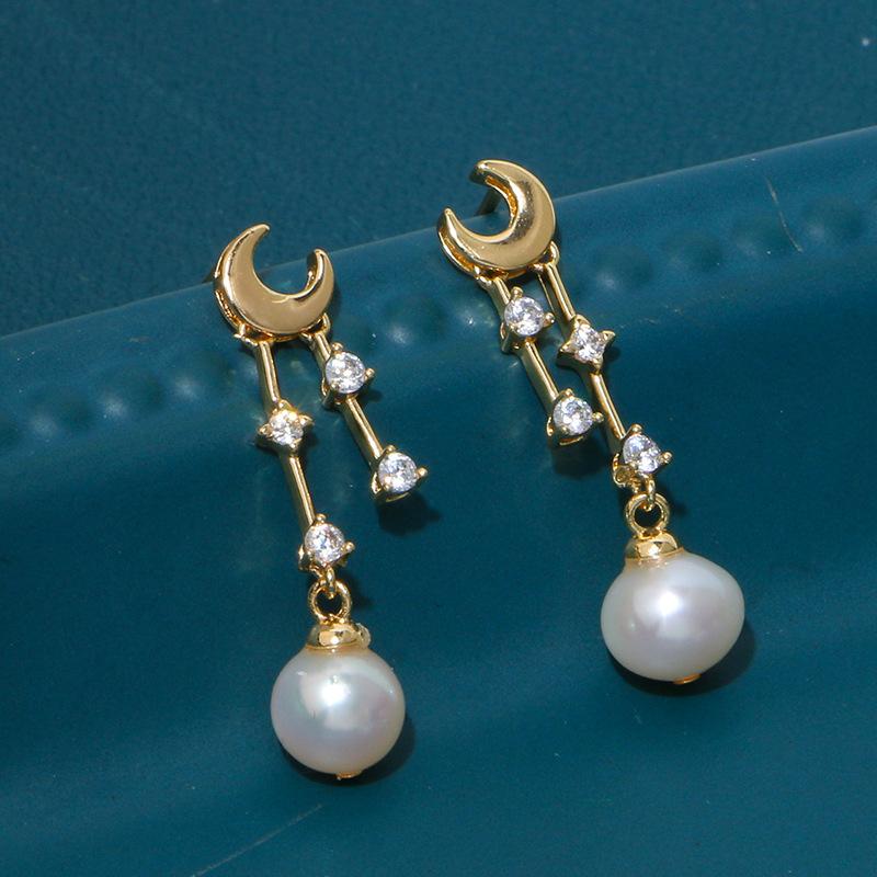 (E045) Moon and star Pearl earrings