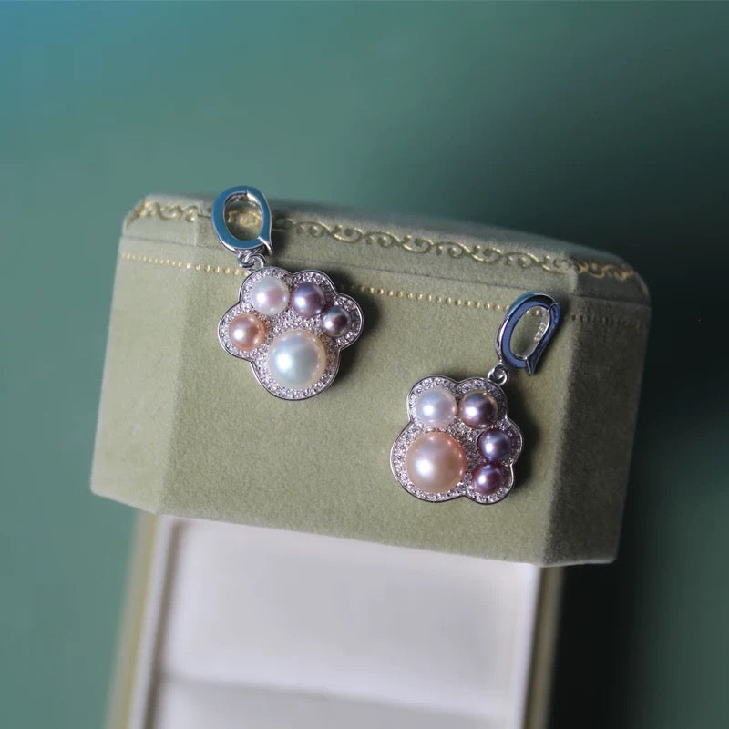 (P008)Cat's paw pendant/Elegant Pearl Pendant/Pearl Pendant Gift