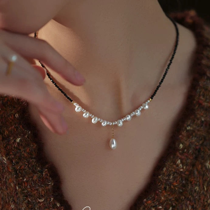 (N017)Black Pendant necklace/freshwater pearl