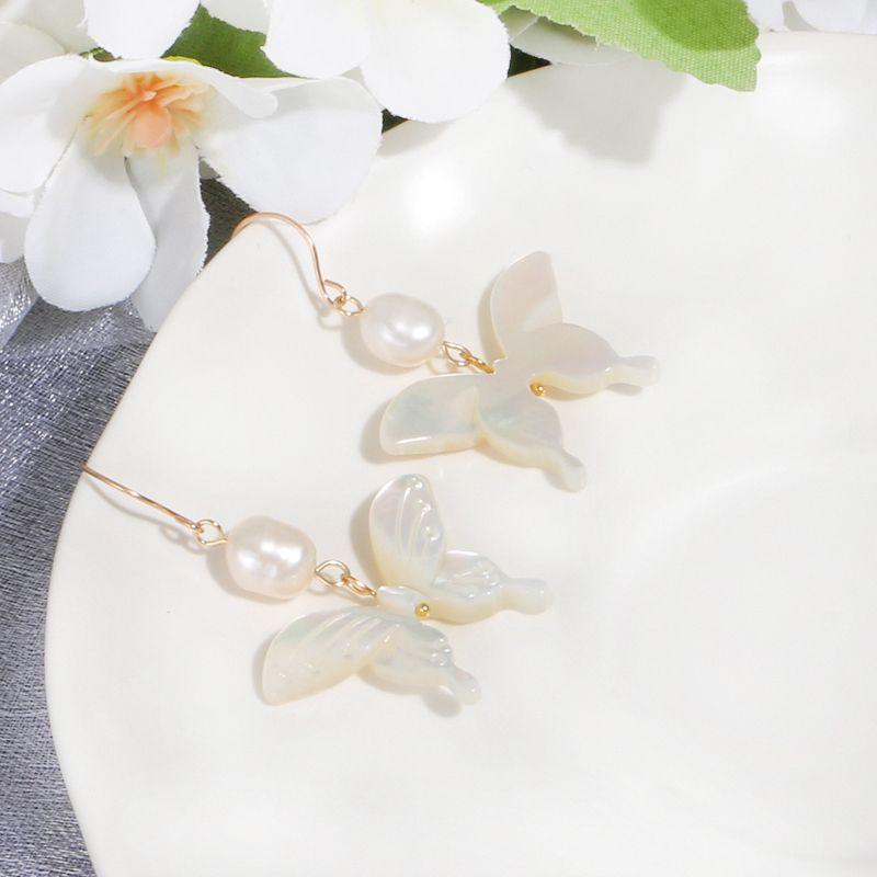 (E046) Butterfly shell pearl hoop earrings