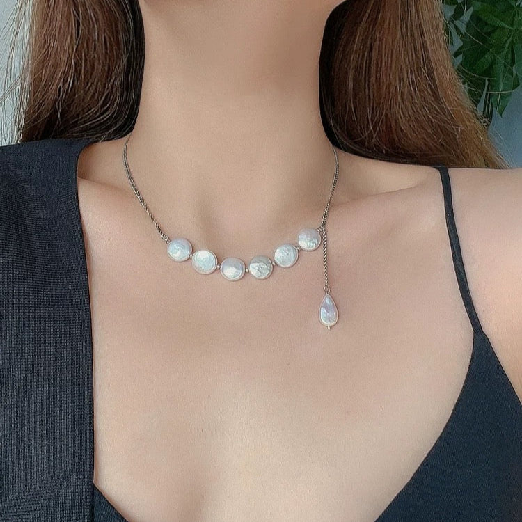 (N001)  Baraque button pearl necklace